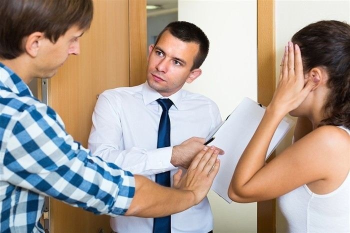 Какие права есть у коллекторов: что они могут и не могут требовать