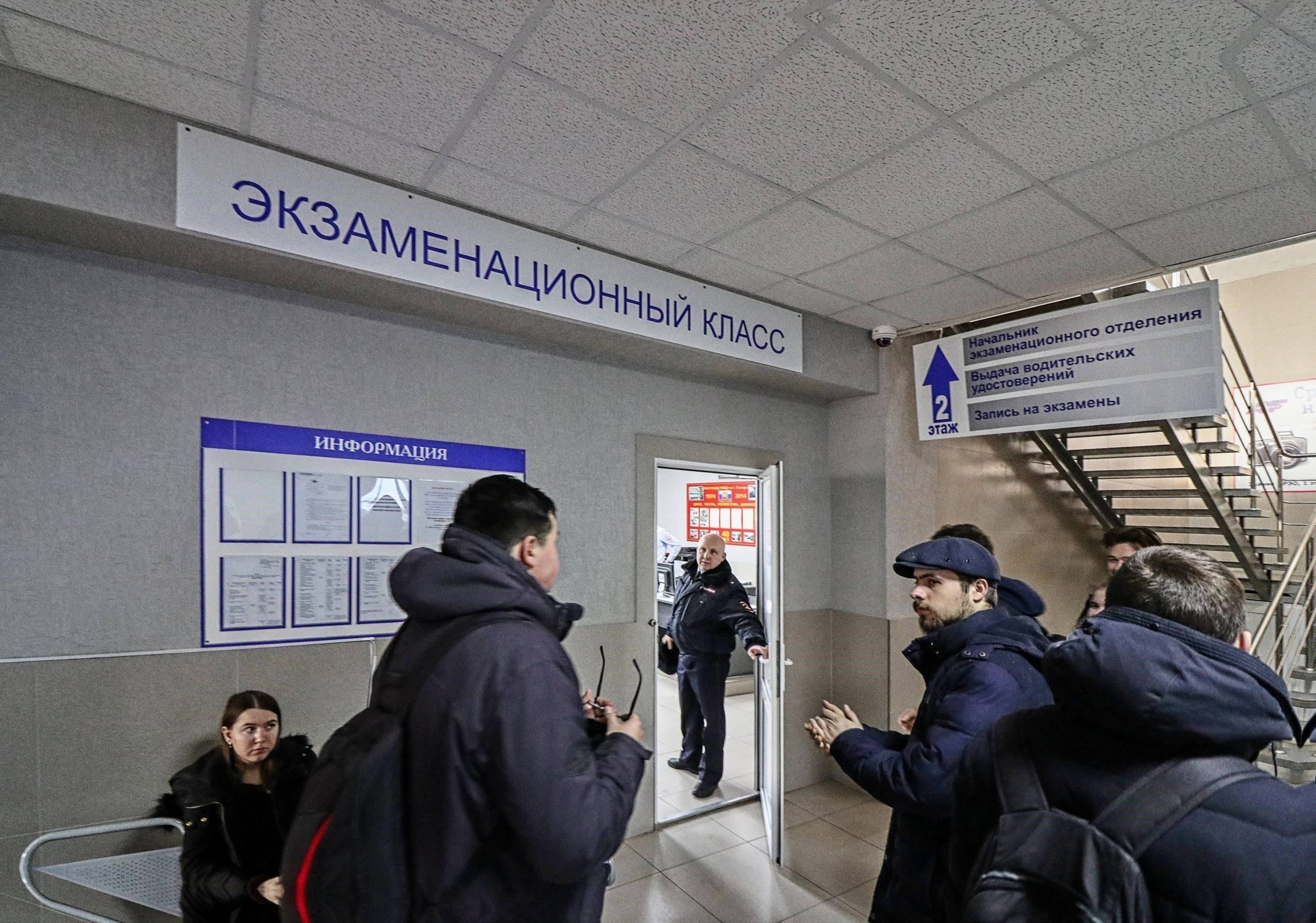 Какие изменения произошли в требованиях к возрасту и опыту водителей в Самаре?